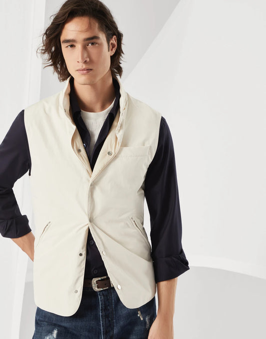 Water-resistant microfiber vest with Thermore® padding and detachable hood