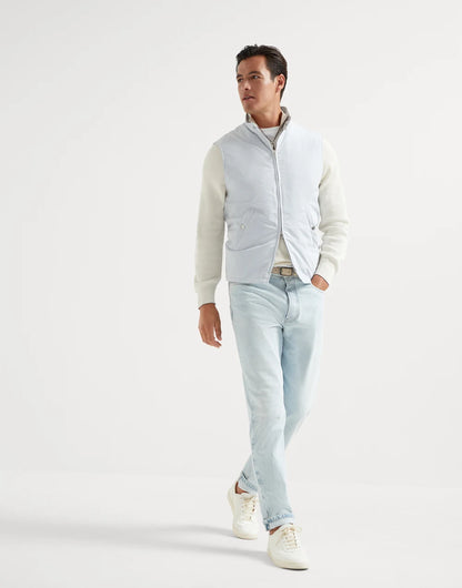 Water-resistant microfiber vest with Thermore® padding