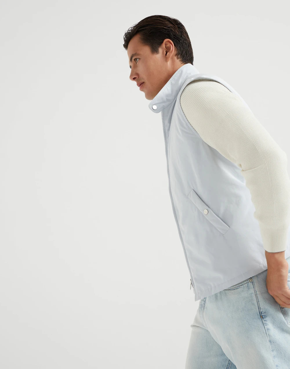 Water-resistant microfiber vest with Thermore® padding