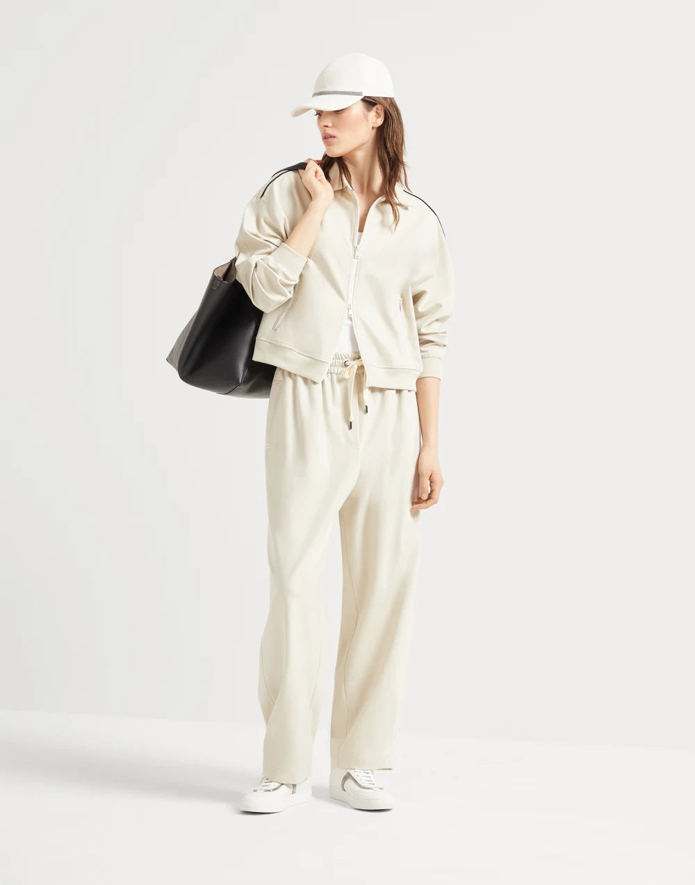 Couture interlock sweatshirt with zipper, piping and monili