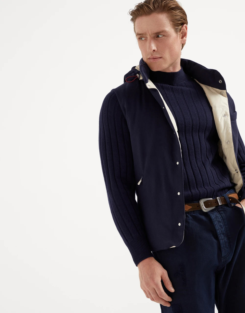 Lighweight cashmere and vicuña beaver cloth down vest with detachable hood