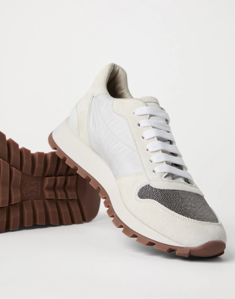 Suede and techno fabric runners with precious toe