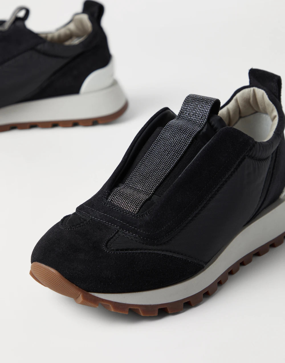 Suede and techno fabric runners with precious detail
